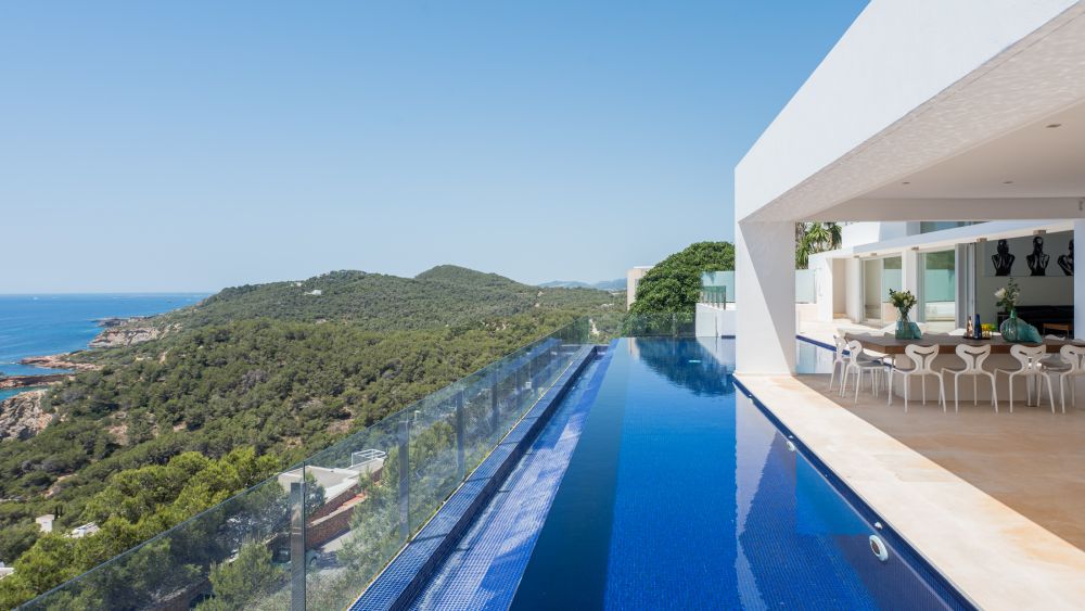 Villa with 5 rooms in Roca llisa
