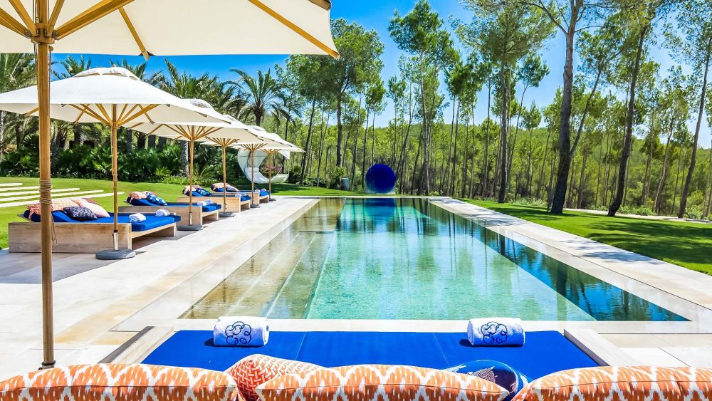 Villa with 6 rooms in Cala jondal