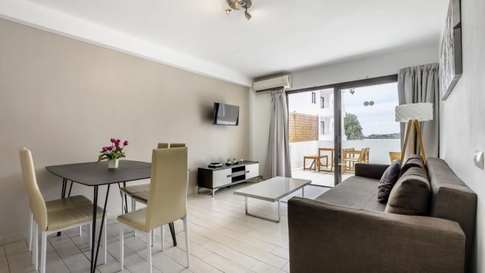 Ground floor with 2 rooms in Playa den bossa