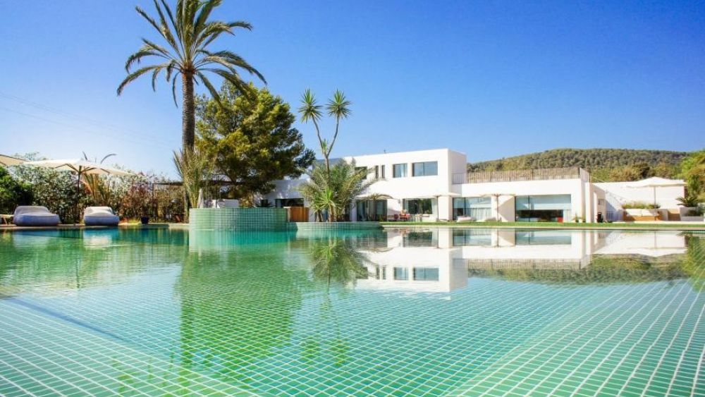 Villa with 6 rooms in Cala jondal