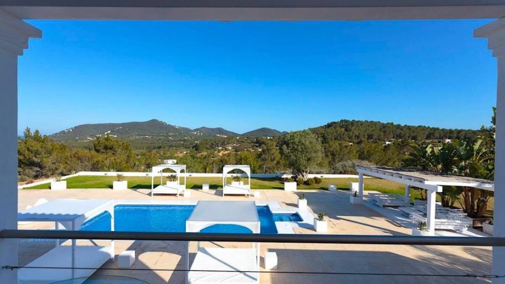 Villa with 7 rooms in Carretera santa eulalia