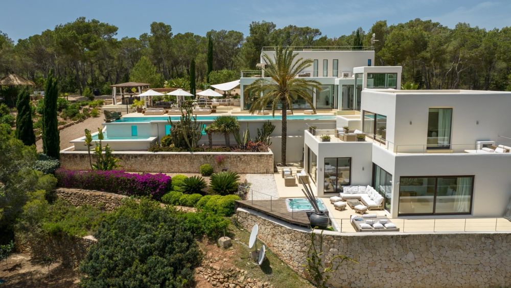 Villa with 6 rooms in Cala jondal